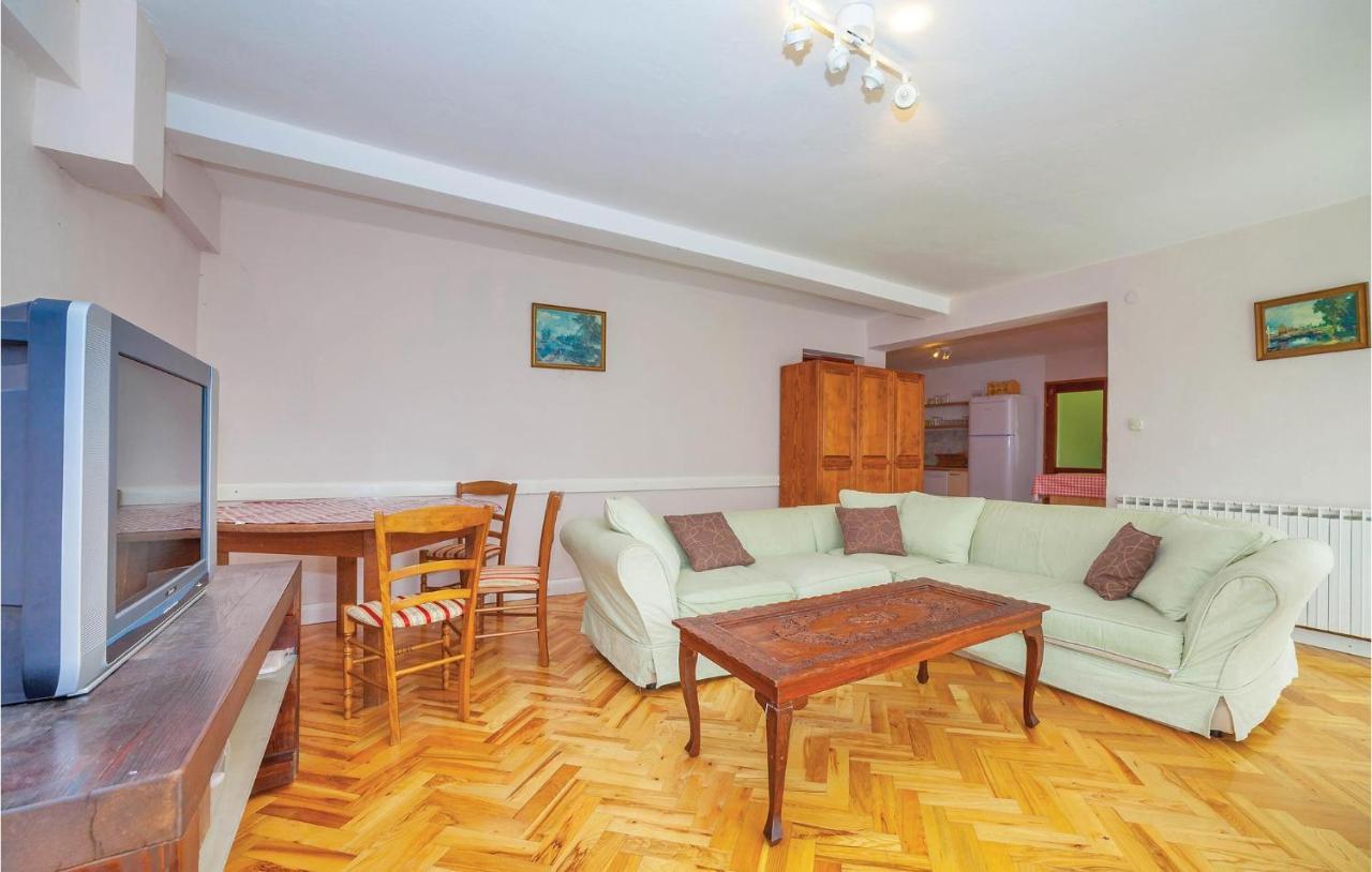 7 Bedroom Pet Friendly Home In Crni Kal Crni Kal  Экстерьер фото