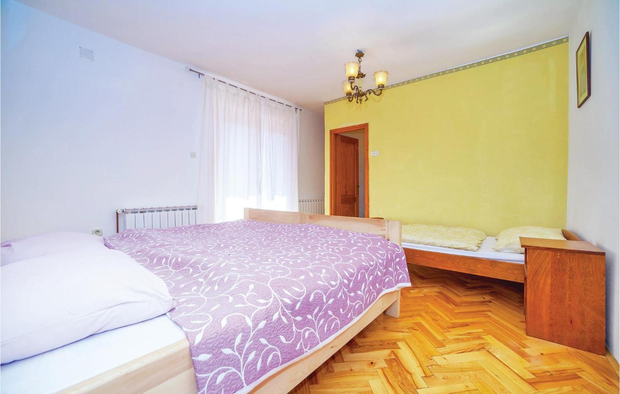 7 Bedroom Pet Friendly Home In Crni Kal Crni Kal  Экстерьер фото