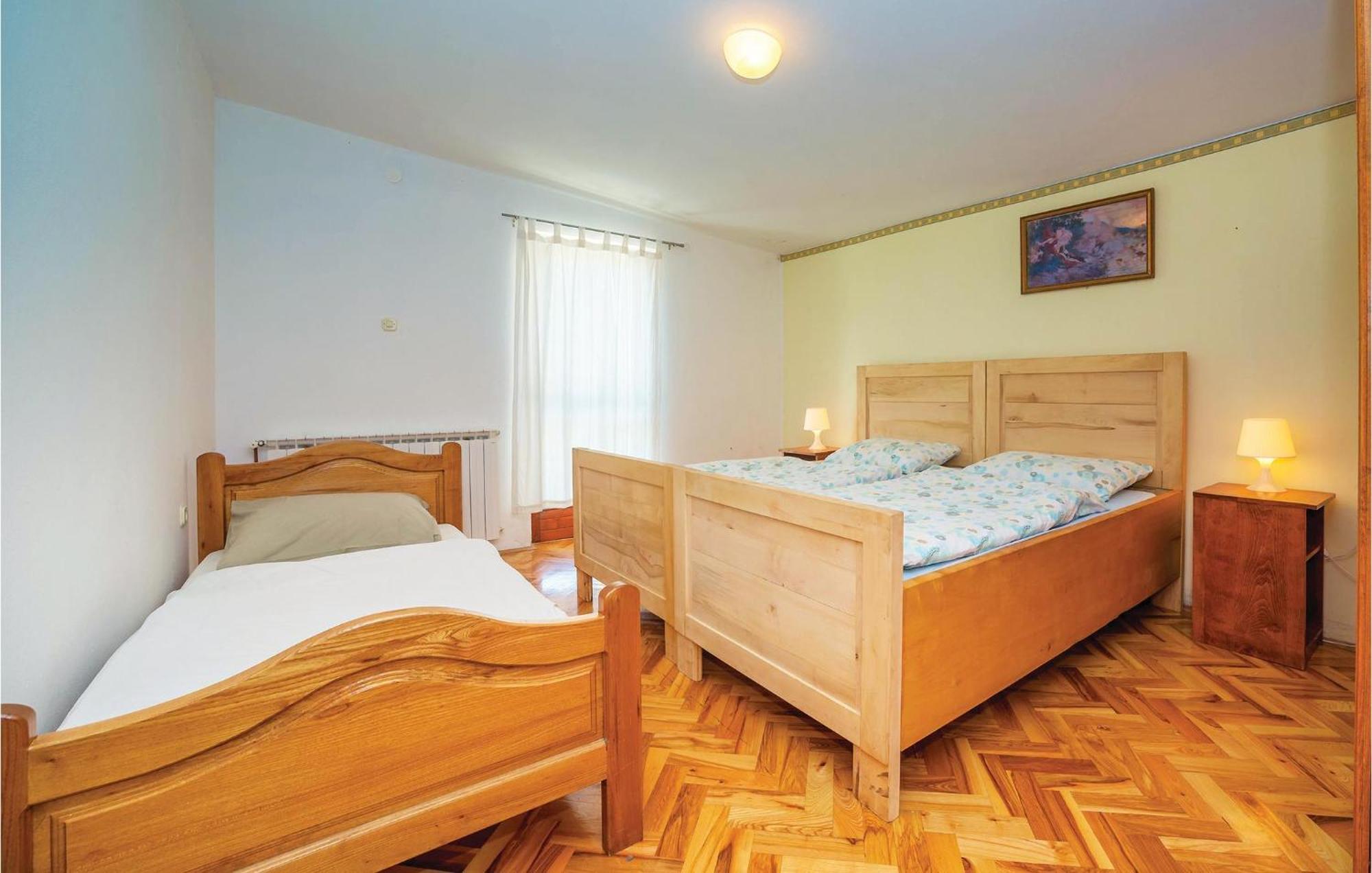 7 Bedroom Pet Friendly Home In Crni Kal Crni Kal  Экстерьер фото