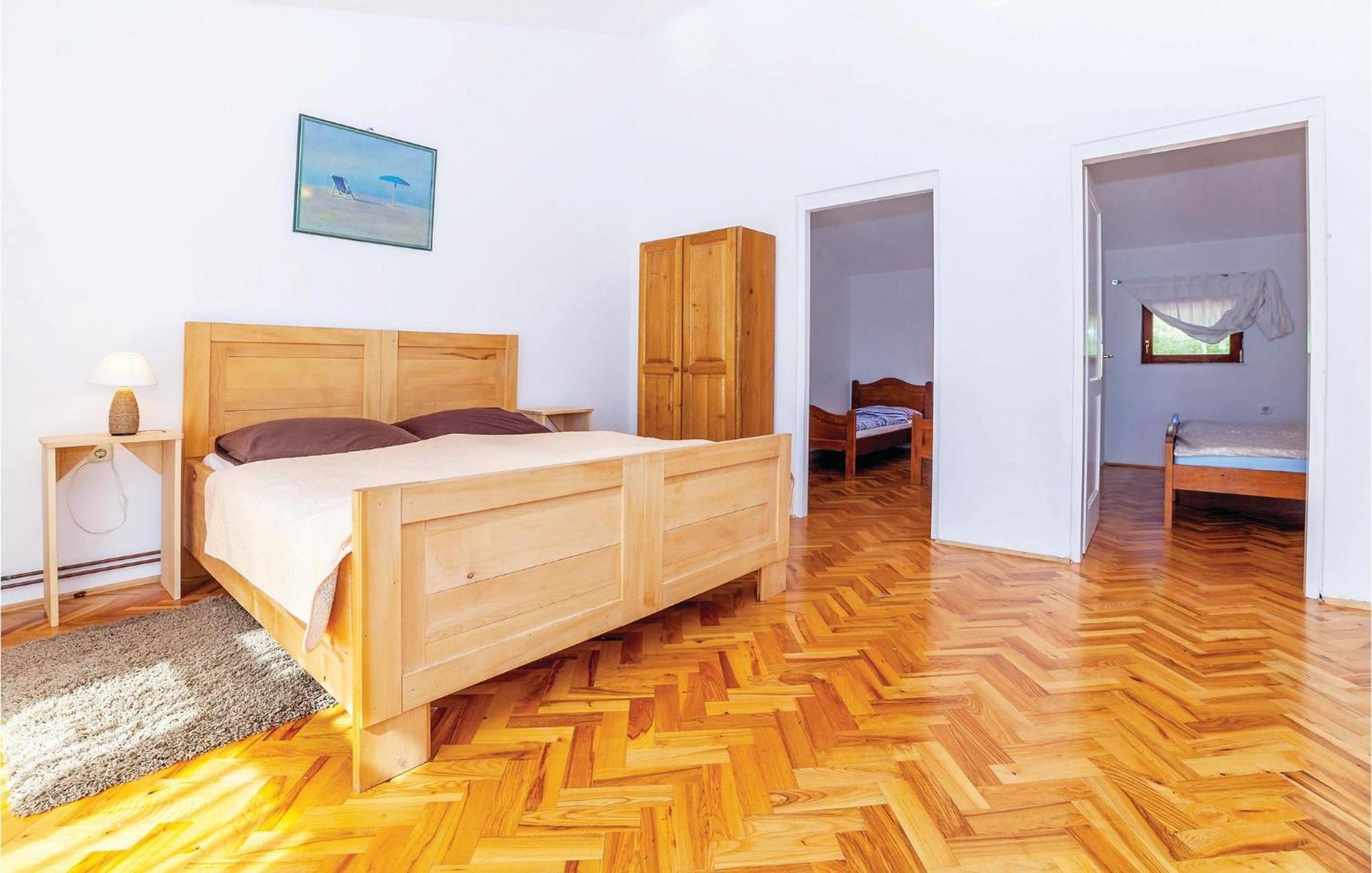 7 Bedroom Pet Friendly Home In Crni Kal Crni Kal  Экстерьер фото