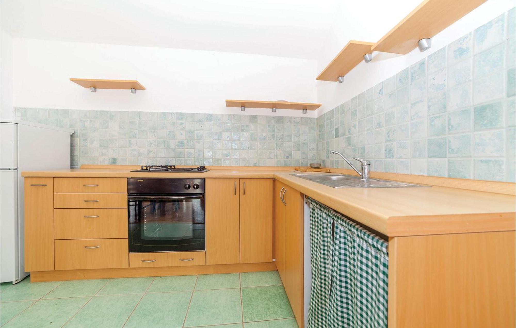 7 Bedroom Pet Friendly Home In Crni Kal Crni Kal  Экстерьер фото