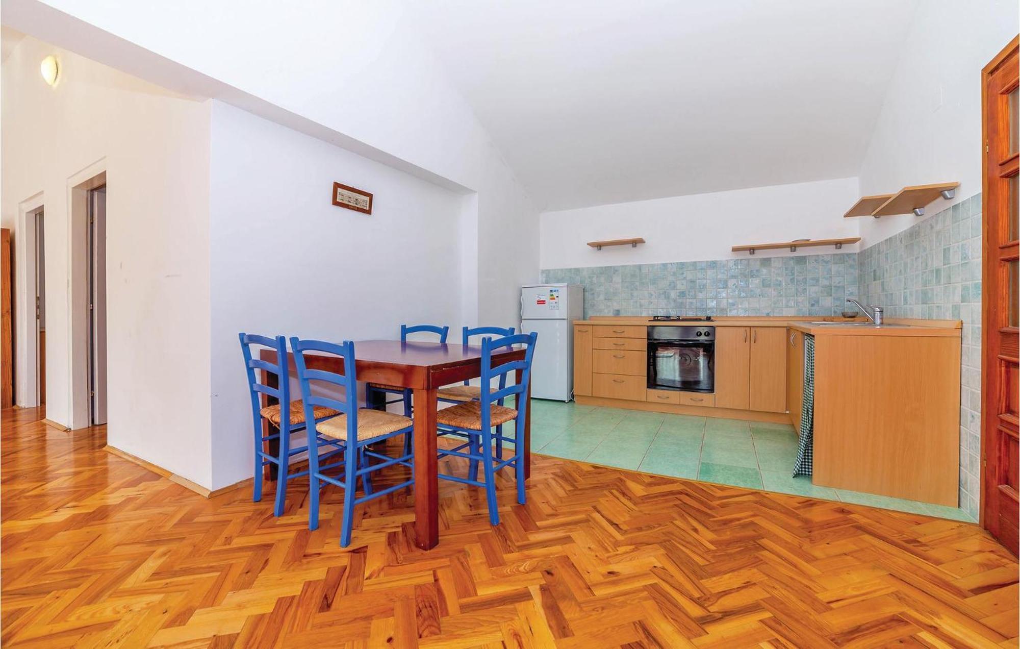 7 Bedroom Pet Friendly Home In Crni Kal Crni Kal  Экстерьер фото