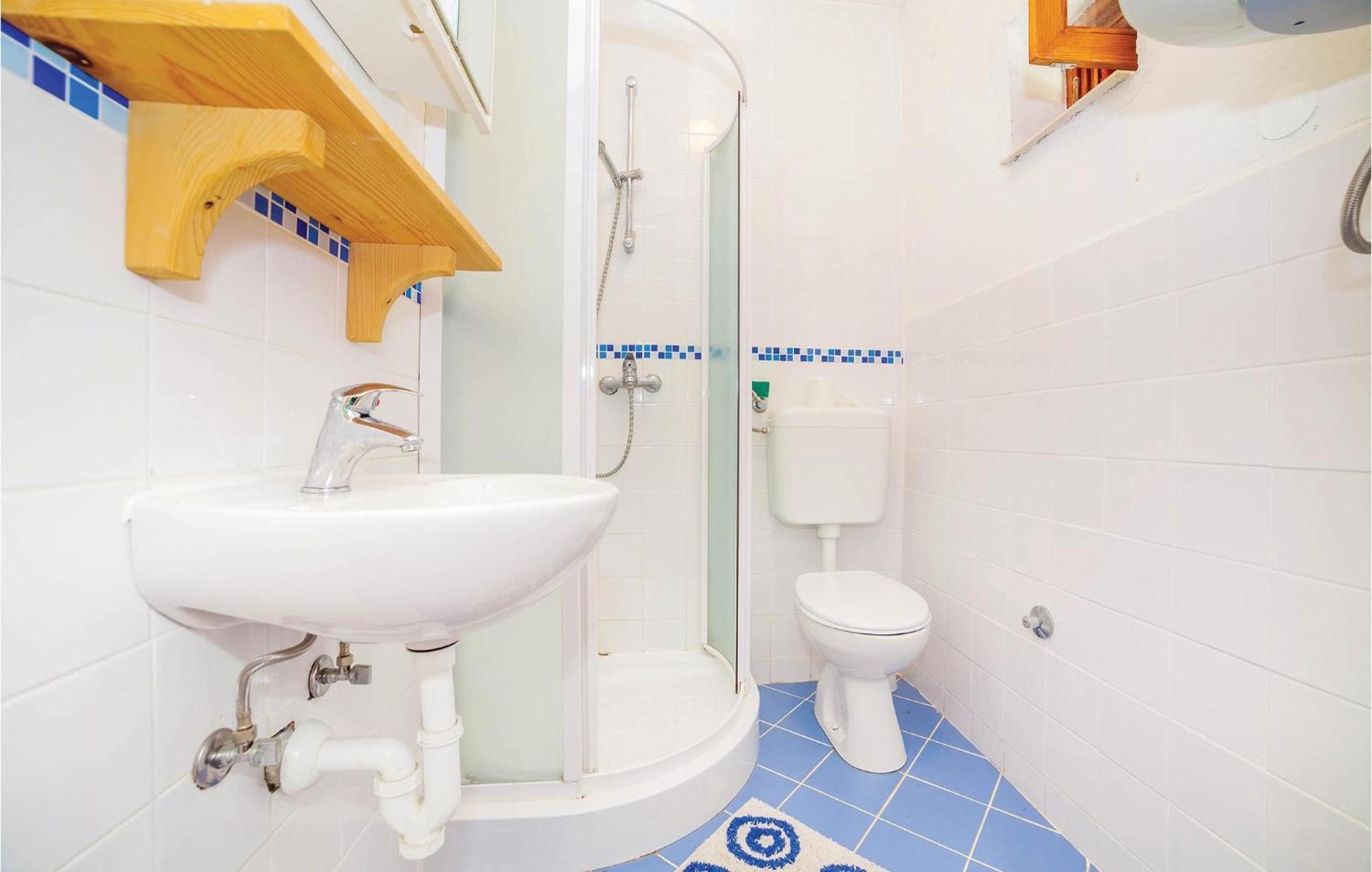 7 Bedroom Pet Friendly Home In Crni Kal Crni Kal  Экстерьер фото