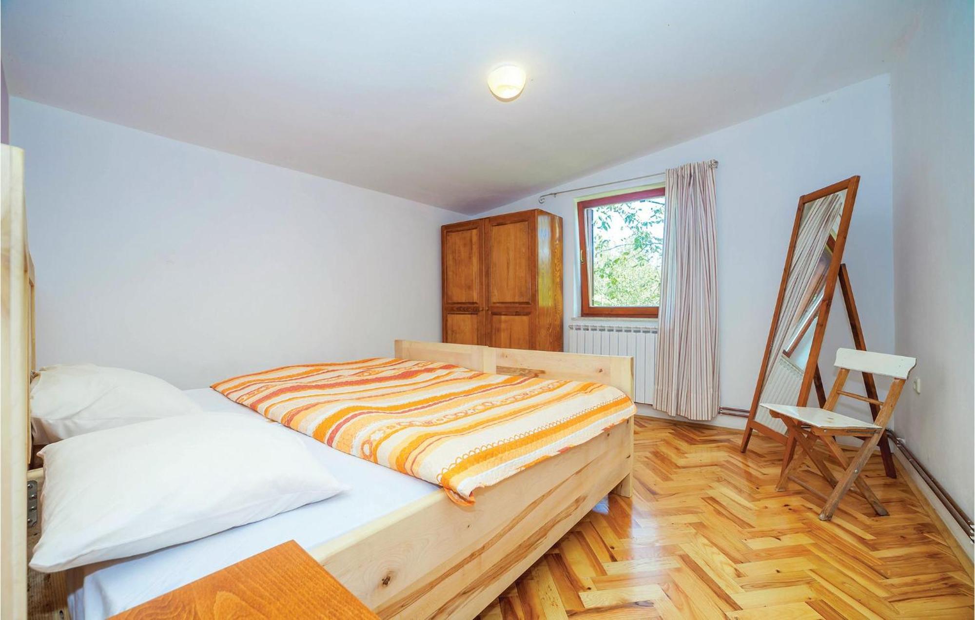 7 Bedroom Pet Friendly Home In Crni Kal Crni Kal  Экстерьер фото