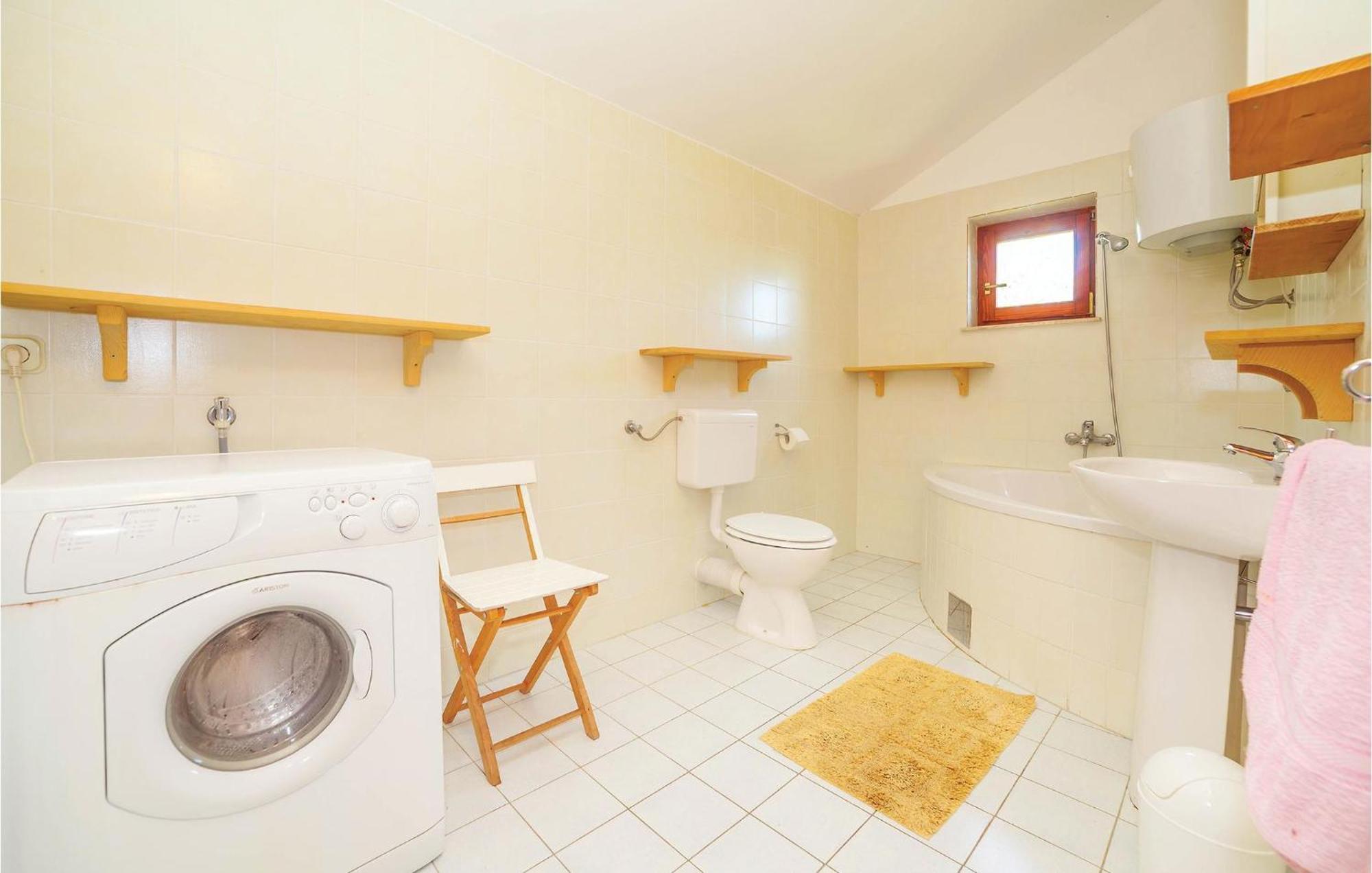 7 Bedroom Pet Friendly Home In Crni Kal Crni Kal  Экстерьер фото
