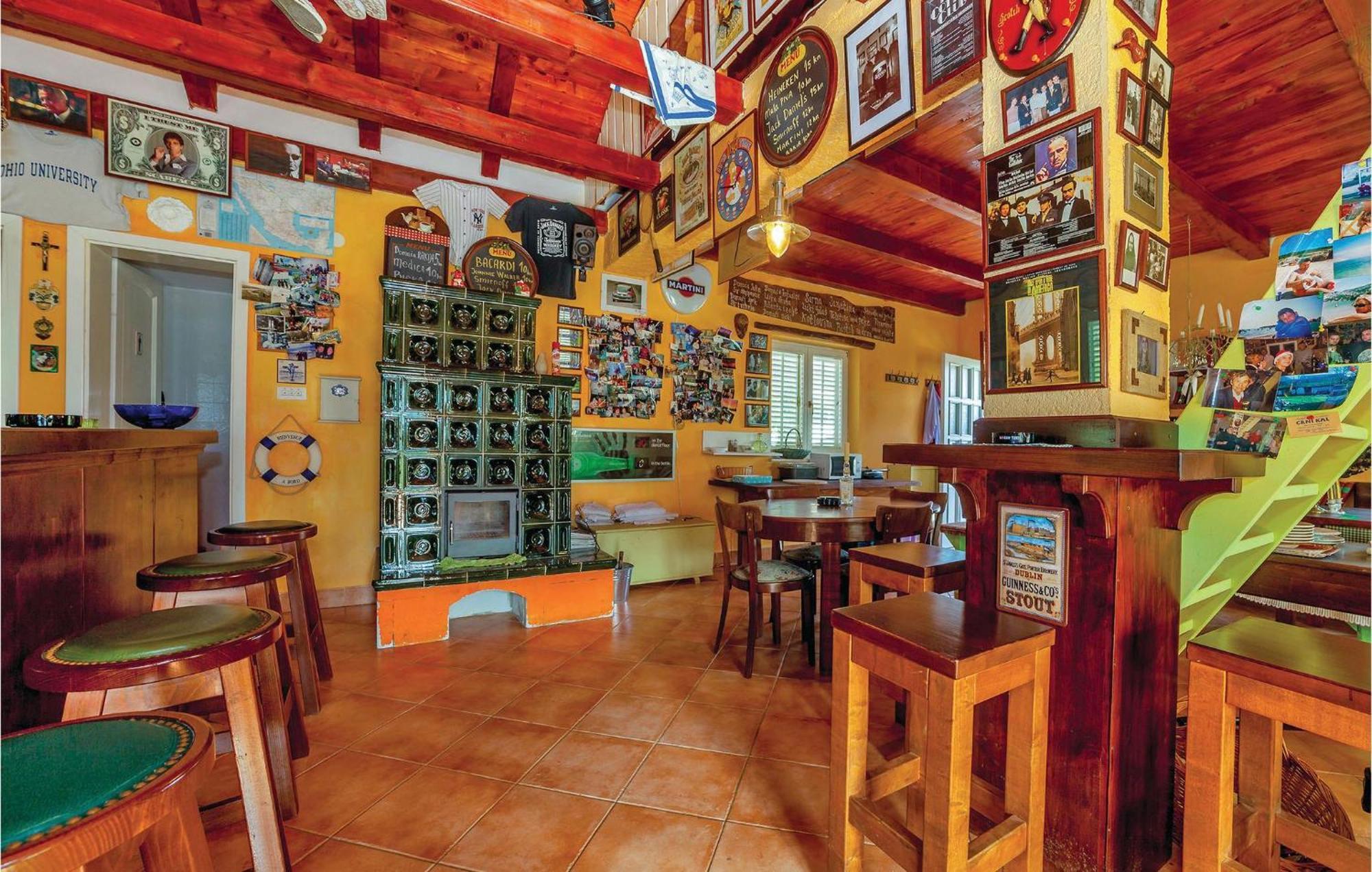 7 Bedroom Pet Friendly Home In Crni Kal Crni Kal  Экстерьер фото