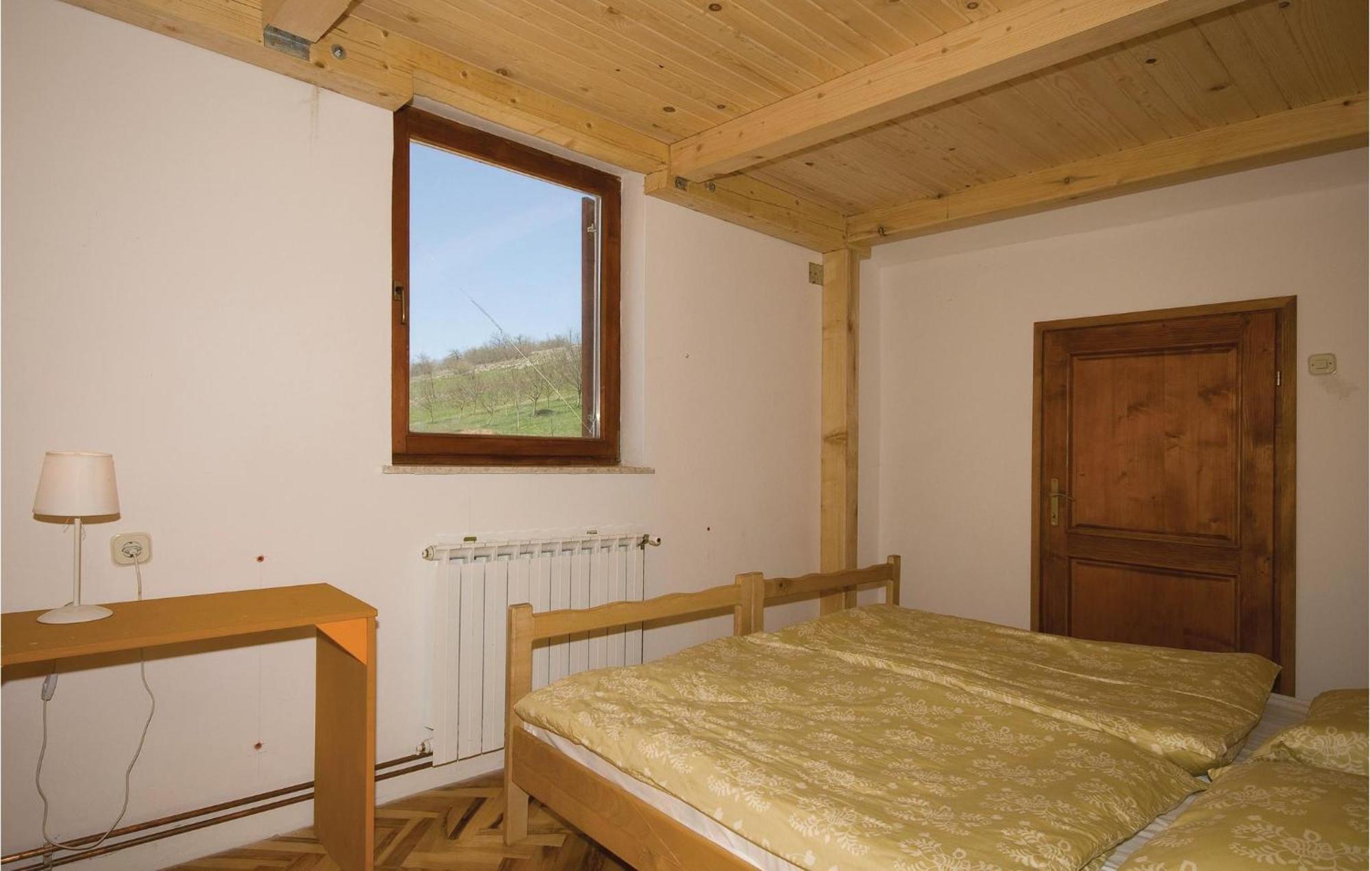 7 Bedroom Pet Friendly Home In Crni Kal Crni Kal  Экстерьер фото