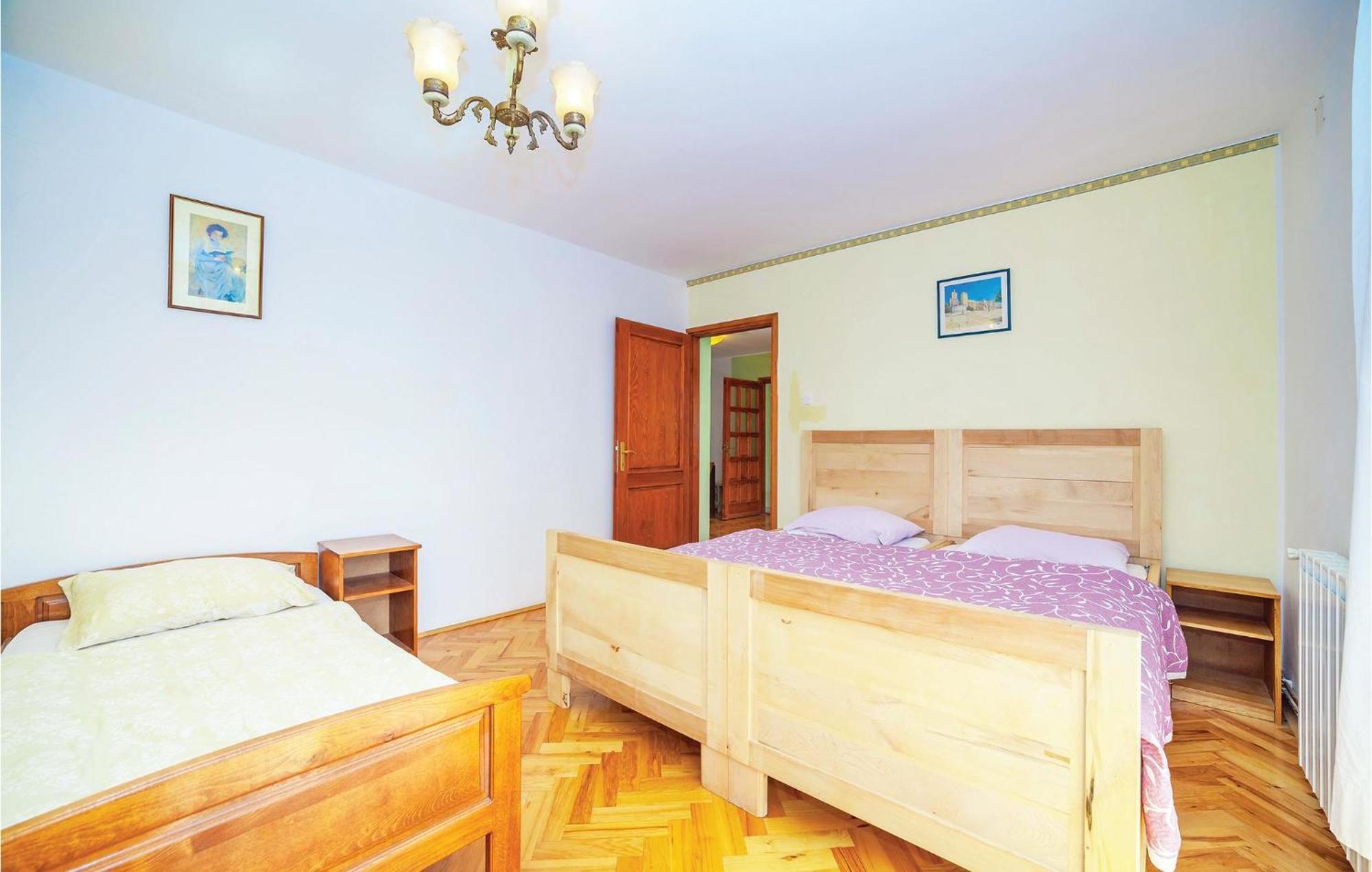 7 Bedroom Pet Friendly Home In Crni Kal Crni Kal  Экстерьер фото