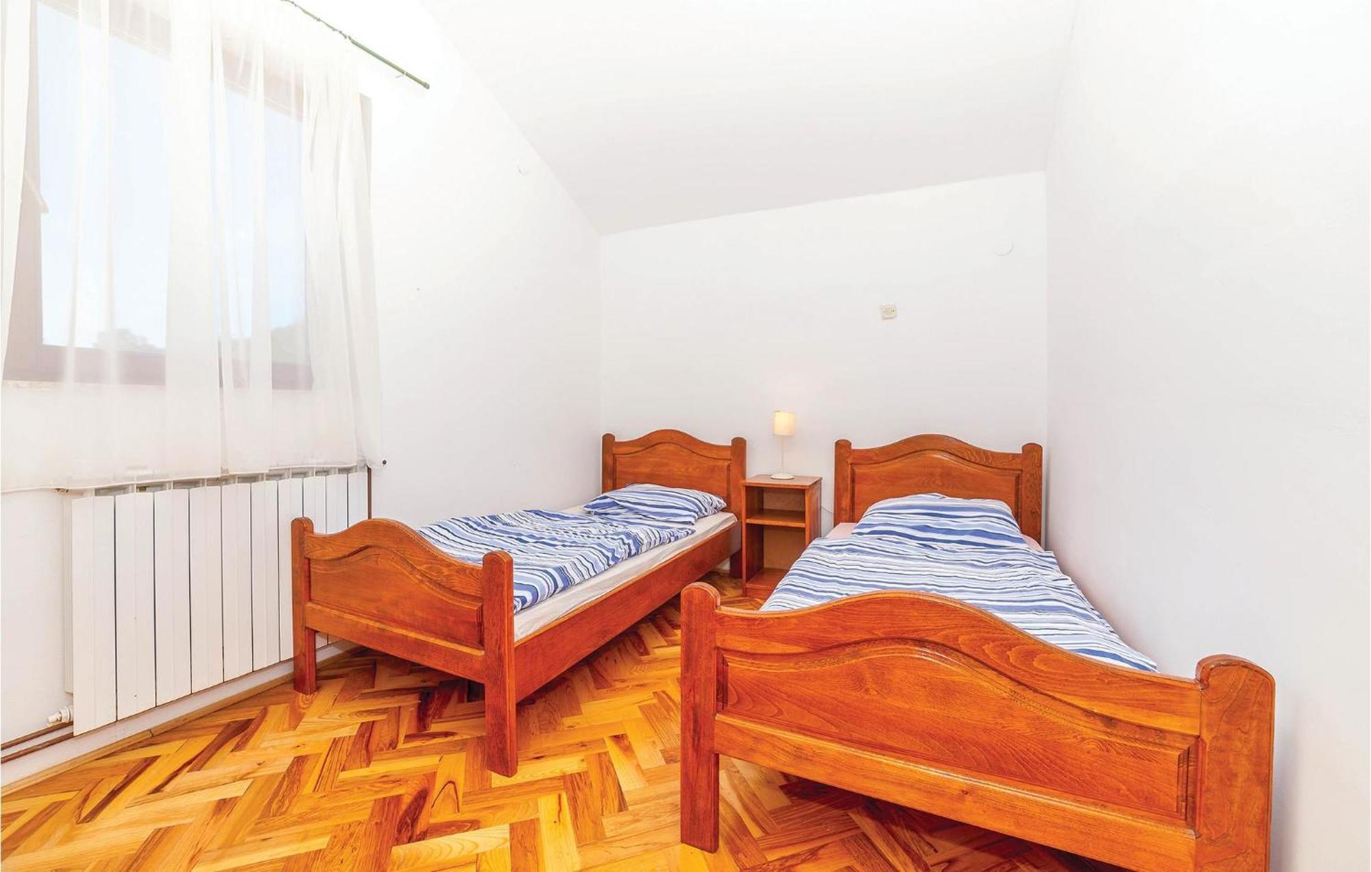7 Bedroom Pet Friendly Home In Crni Kal Crni Kal  Экстерьер фото