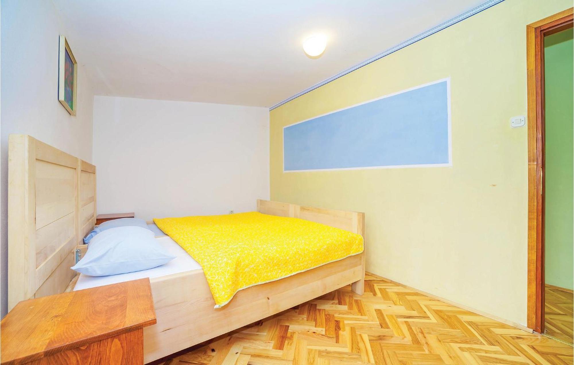 7 Bedroom Pet Friendly Home In Crni Kal Crni Kal  Экстерьер фото